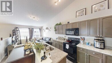 9022 92 Ave in Grande Prairie, AB - Building Photo - Building Photo