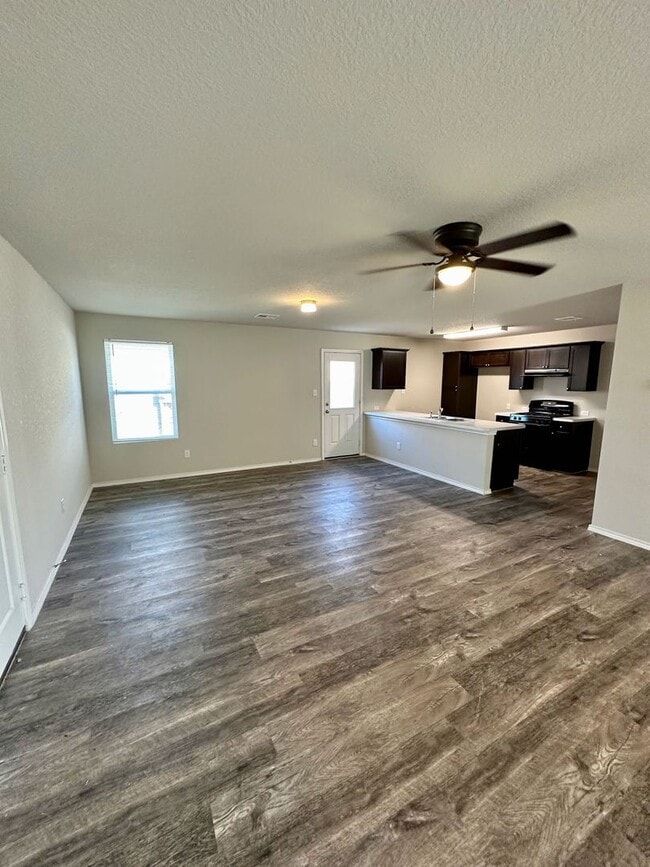 5206 Everett Loop in Converse, TX - Building Photo - Building Photo