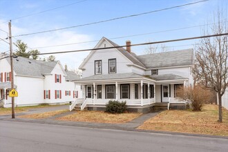 27 Highland Ave in Derry, NH - Building Photo - Building Photo