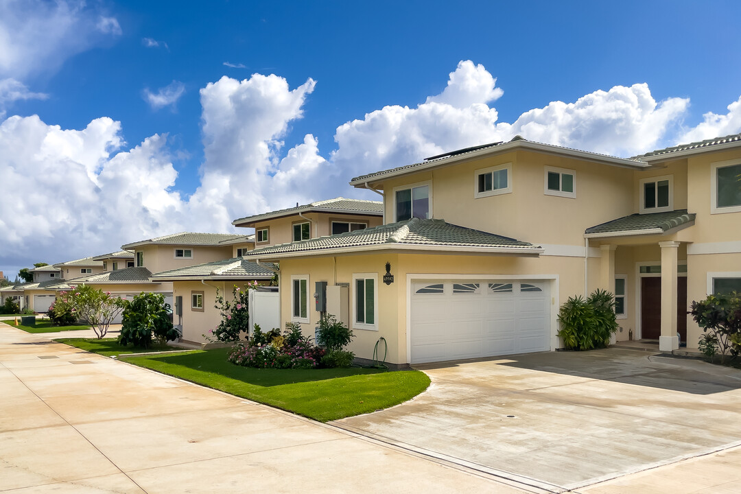 Laule'a Kai Estates in Honolulu, HI - Building Photo