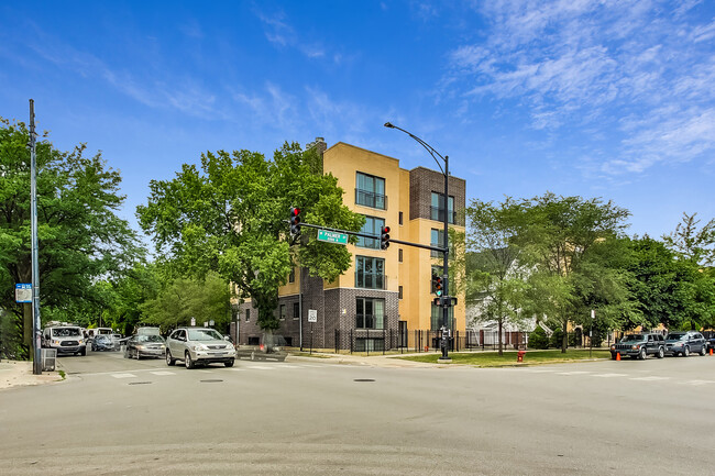 property at 3332 W Palmer St