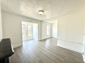 73 Saratoga Ave in Waterford, NY - Building Photo