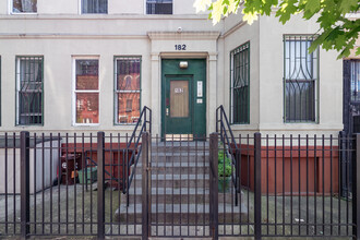 182 Hull St in Brooklyn, NY - Building Photo - Building Photo