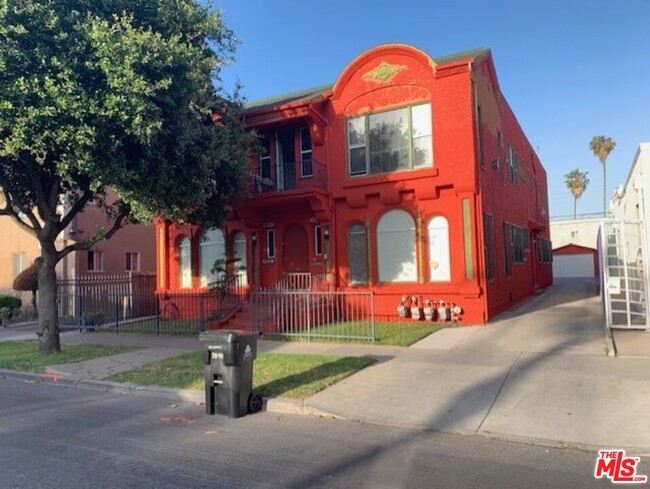 property at 2838 West Blvd