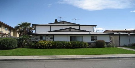 648 Abbey Ln in Pomona, CA - Building Photo - Building Photo