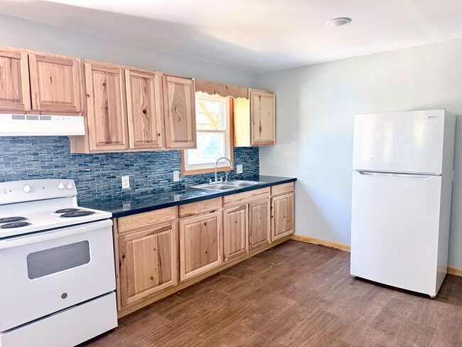 1313 Mulberry Mill Rd, Unit 4 in North Wilkesboro, NC - Foto de edificio - Building Photo