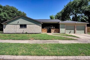 9611 Huntington Hill Dr in Houston, TX - Building Photo