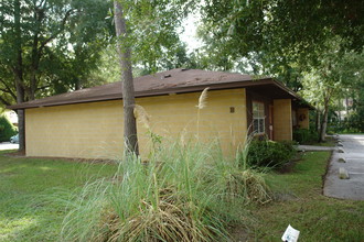 Millhopper Pines in Gainesville, FL - Building Photo - Building Photo