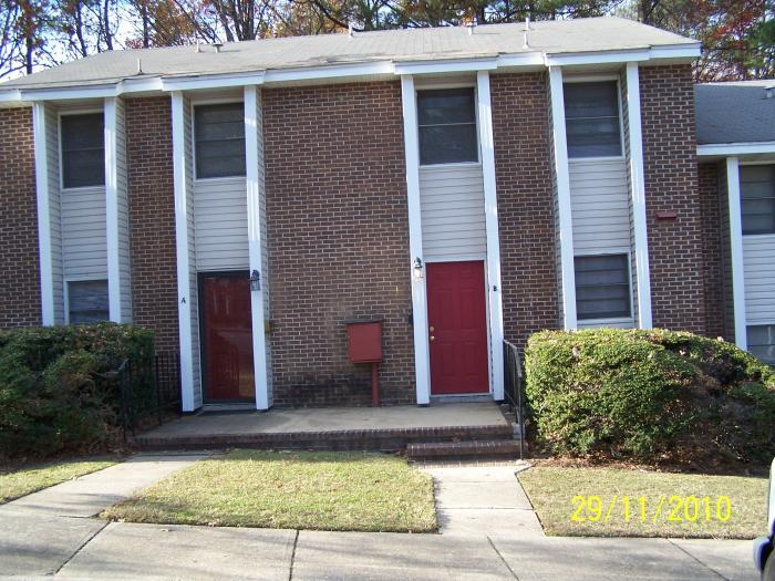 575 Winding Creek Rd in Fayetteville, NC - Building Photo