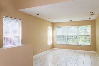 3275 W Buena Vista Dr in Margate, FL - Building Photo - Building Photo