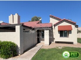 911 S Siesta Ln in Tempe, AZ - Building Photo