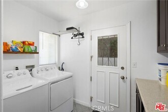 11006 Mansel Ave in Inglewood, CA - Building Photo - Building Photo