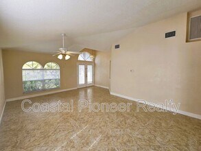 19317 Seacove Dr in Lutz, FL - Building Photo - Building Photo