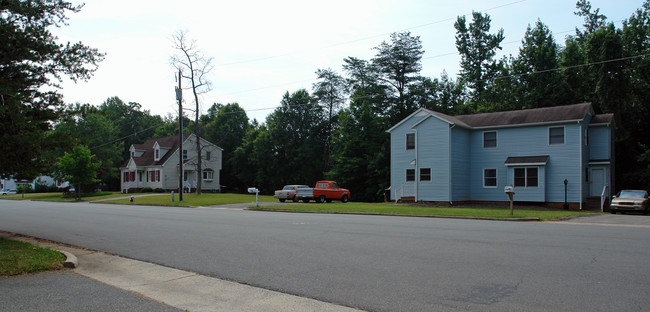 2416-2438 Moran St in Burlington, NC - Foto de edificio - Building Photo