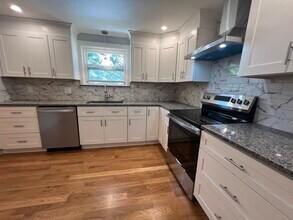 79 Walnut St-Unit -2 in Belmont, MA - Building Photo - Building Photo