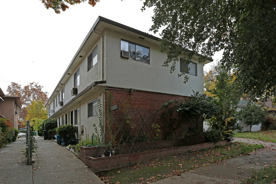 1514 V St in Sacramento, CA - Foto de edificio