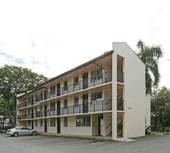 Old Vineyard in Honolulu, HI - Foto de edificio - Building Photo