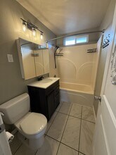 447 N 5th St in Central Point, OR - Building Photo - Building Photo