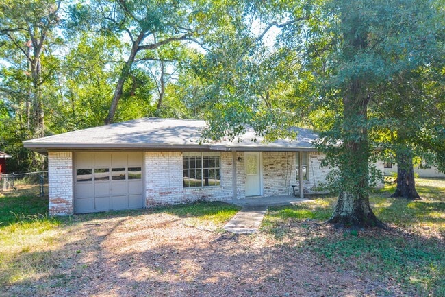 1825 Live Oak Dr in Conroe, TX - Building Photo - Building Photo