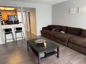 1110 N Riverside Dr, Unit 9 in Pompano Beach, FL - Building Photo