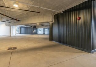 1540 Venetian Blvd in Point Edward, ON - Building Photo - Building Photo