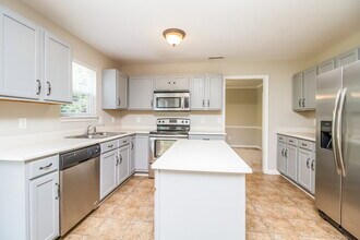 2023 Trenton Dr in Spring Hill, TN - Building Photo - Building Photo