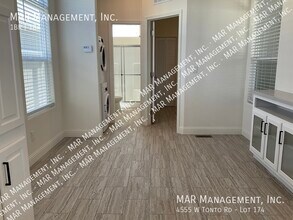 4555 W Tonto Rd in Eloy, AZ - Foto de edificio - Building Photo