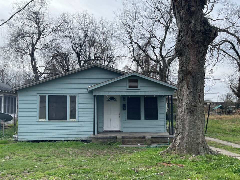 510 Pershing Ave in Lafayette, LA - Building Photo