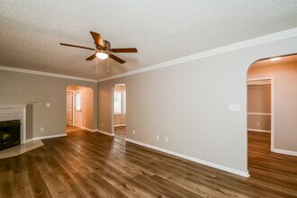 109 S Lintel Dr in Fuquay Varina, NC - Building Photo - Building Photo