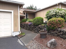 7117 40th St W in University Place, WA - Building Photo