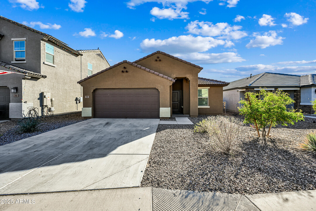 739 W Jardin Dr in Casa Grande, AZ - Building Photo