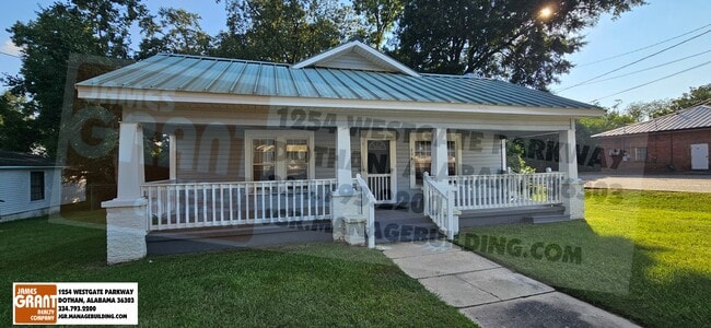 property at 206 Kornegay St
