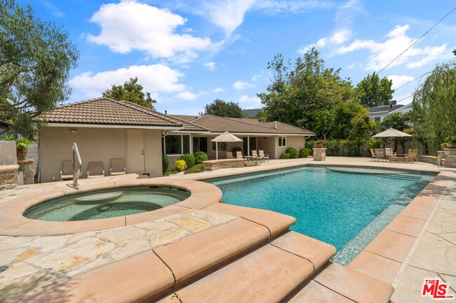 property at 4315 Clybourn Ave