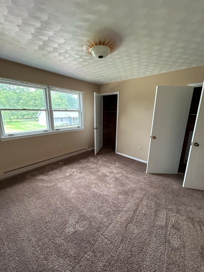 16 Wyoming St, Unit 16 Wyoming Street 2W in Tamaqua, PA - Building Photo - Building Photo