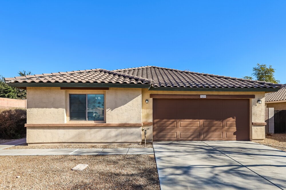 2351 S 155th Ln in Goodyear, AZ - Foto de edificio
