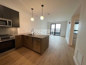 199 Gardner St in Boston, MA - Foto de edificio - Building Photo