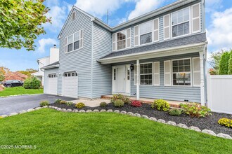 922 Quincy Dr in Brick, NJ - Foto de edificio - Building Photo