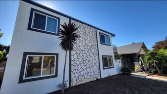 2651 A St in San Diego, CA - Building Photo