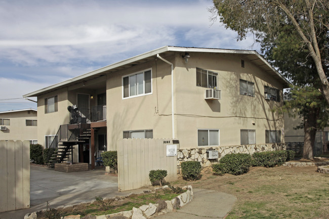 Lynwood Apartments in Sacramento, CA - Foto de edificio - Building Photo