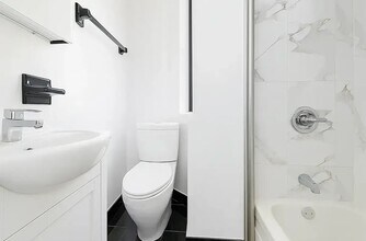 126 Elizabeth St in New York, NY - Building Photo - Building Photo