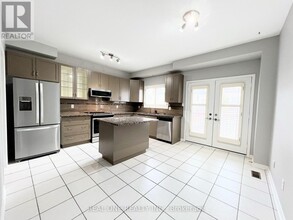 21B Brian Dr in Toronto, ON - Building Photo - Building Photo