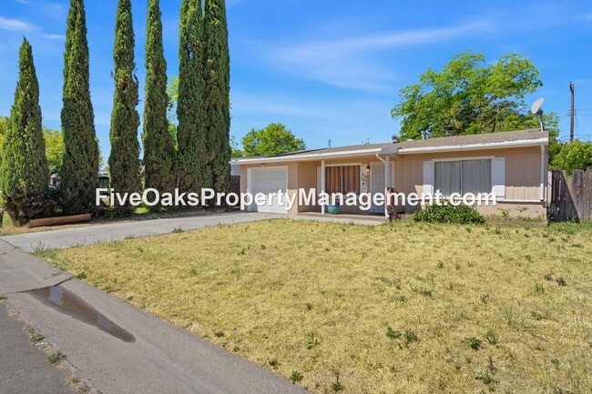 2529 Anna Way in Sacramento, CA - Building Photo - Building Photo