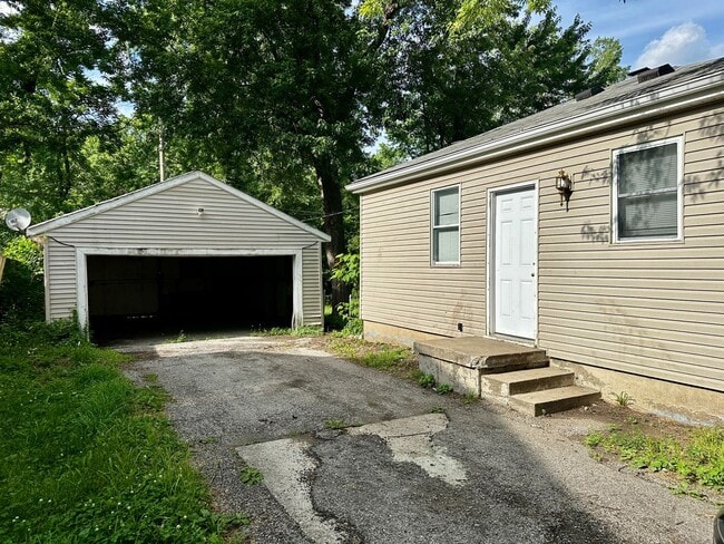 10516 E 27th Terrace S in Independence, MO - Building Photo - Building Photo