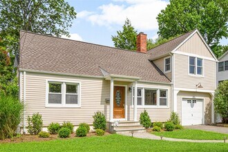 1504 Raleigh Rd in Mamaroneck, NY - Building Photo - Building Photo