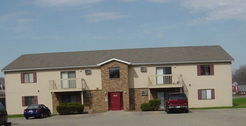 Dale Street Apartments in McFarland, WI - Foto de edificio