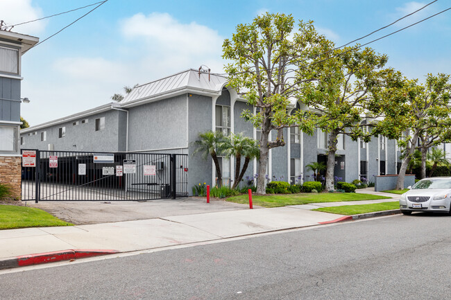 Osage Gardens Apartments in Inglewood, CA - Building Photo - Building Photo