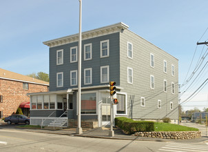 133 W Hancock St in Manchester, NH - Building Photo - Building Photo