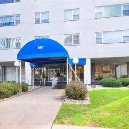 887 Farmington Ave in West Hartford, CT - Building Photo - Building Photo
