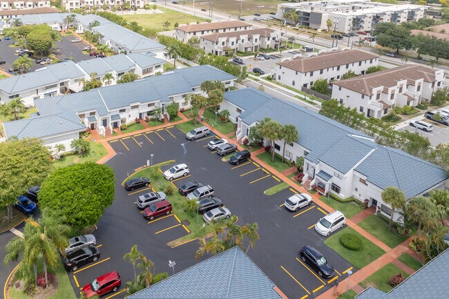 San Simeon in Miami, FL - Foto de edificio - Building Photo