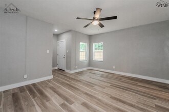 2130 1/2 Ave H in Wichita Falls, TX - Building Photo - Building Photo